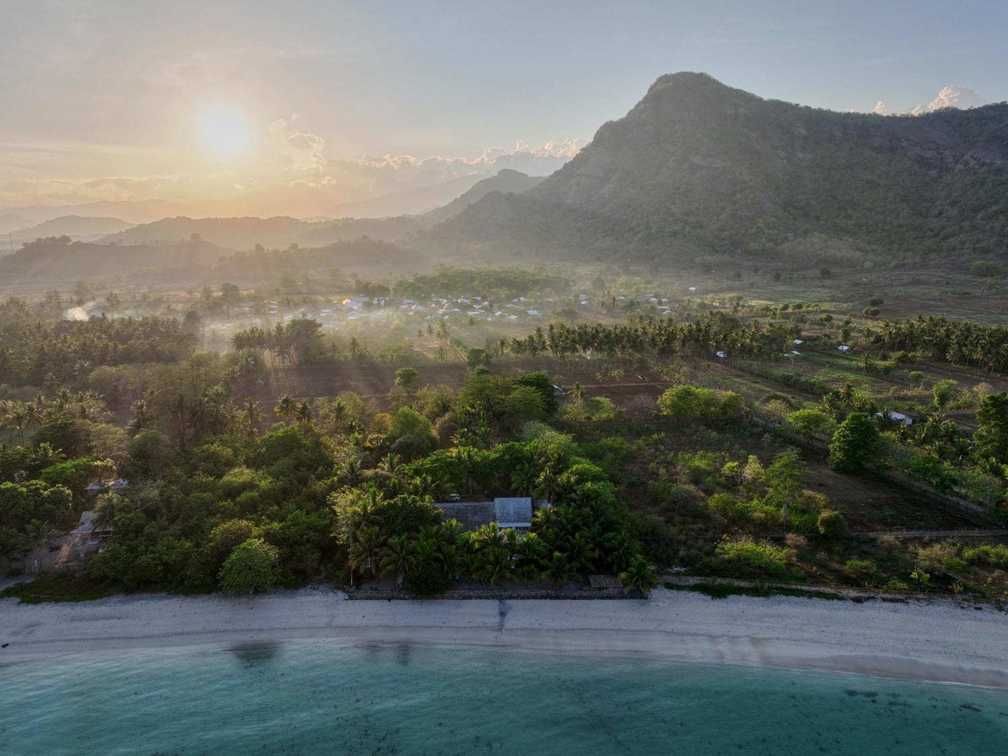 Myamo Beach Lodge Jereweh Eksteriør billede